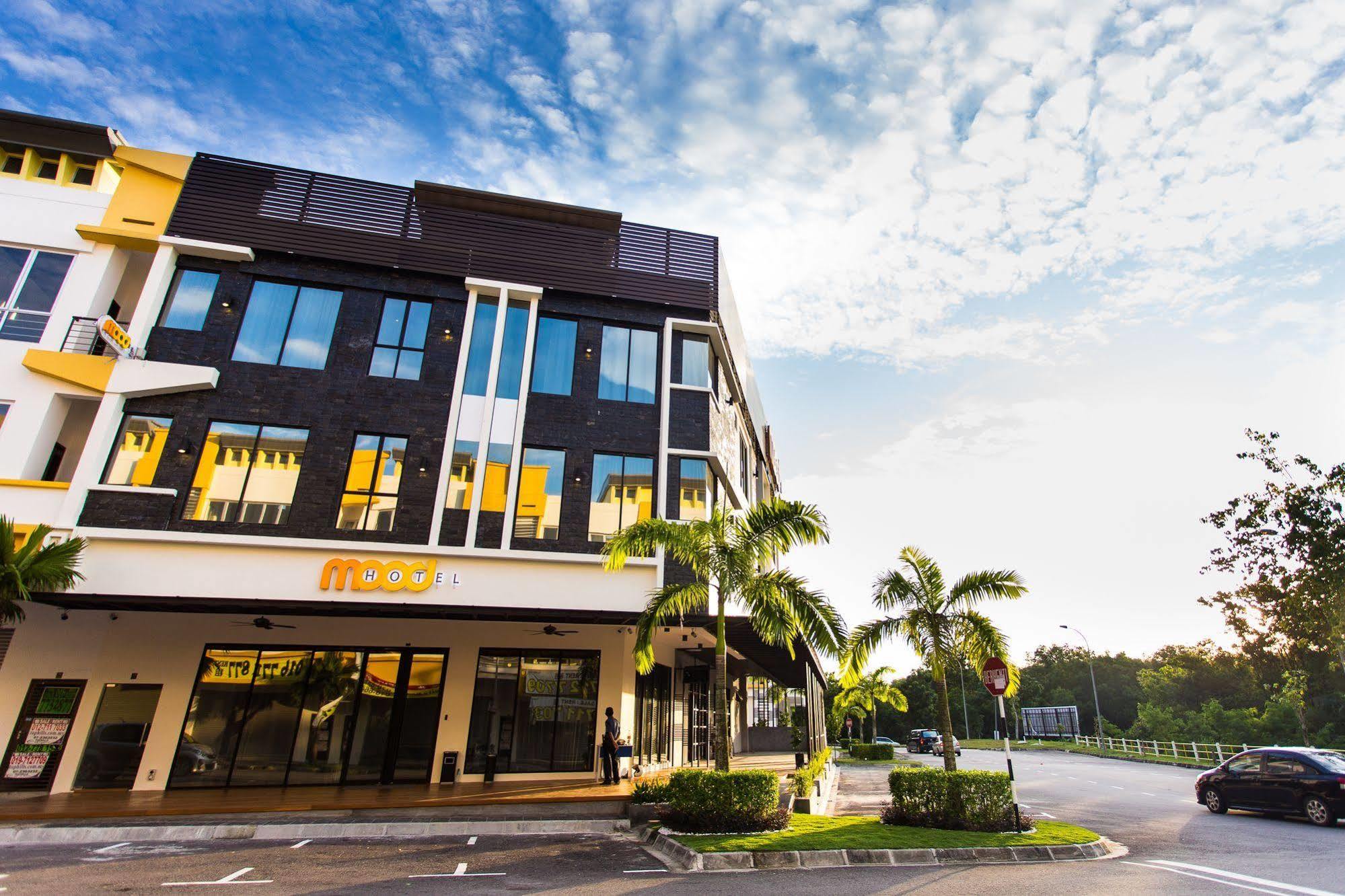 Mood Hotel Johor Bahru Exterior foto